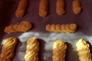 Desert eclere cu crema de fructe de padure