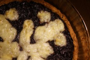 Aperitiv tarta cu dulceata de ceapa rosie si brie