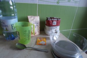 Desert piramida din clatite de post, cu dulceata si peltea de gutui