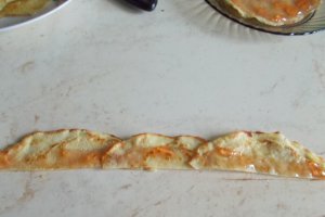 Desert trandafirasi din clatite de post, cu peltea de gutui