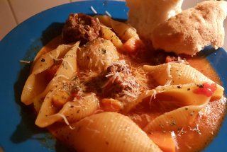 Supa italiana cu paste si chiftele
