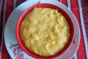 Iahnie de fasole in cuib de mamaliguta