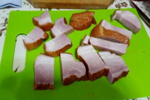Ciorba de fasole cu sunculita taraneasca