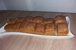 Desert turta dulce la tava cu glazura