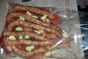 Friptura din pulpa de porc cu carnati