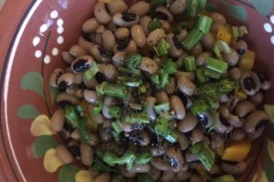 Salata de fasole ochi-negru