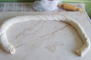 Desert invartita cu nuci si dulceata de caise