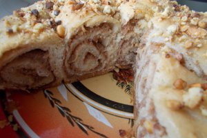 Desert invartita cu nuci si dulceata de caise
