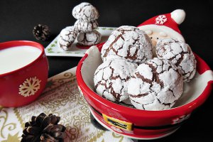 Desert chocolate crinkles
