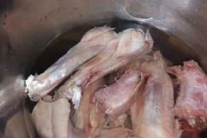 Ciorba de curcan cu stevie si taietei de casa