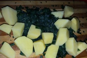 Ciorba de curcan cu stevie si taietei de casa