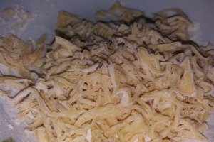 Ciorba de curcan cu stevie si taietei de casa