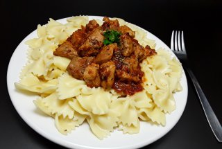 Paste cu carne de porc si busuioc