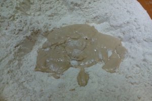 Desert cozonac moldovenesc cu crema de nuca si ciocolata