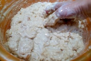 Desert cozonac moldovenesc cu crema de nuca si ciocolata