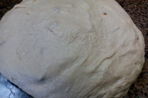 Desert cozonac moldovenesc cu crema de nuca si ciocolata