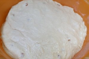 Desert cozonac moldovenesc cu crema de nuca si ciocolata