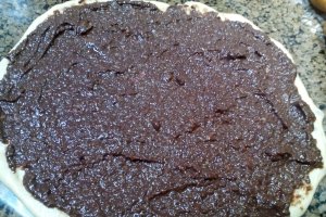 Desert cozonac moldovenesc cu crema de nuca si ciocolata
