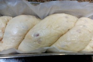 Desert cozonac moldovenesc cu crema de nuca si ciocolata