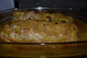 Rulada din piept de curcan in crusta de mustar