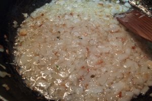 Ciorba moldoveneasca de perisoare, cu legume proaspete