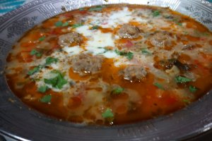 Ciorba moldoveneasca de perisoare, cu legume proaspete