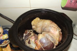 Rulada de porc la slow cooker Crock-Pot