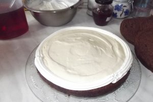 Desert tort cu zmeura si caramel