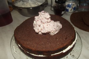 Desert tort cu zmeura si caramel