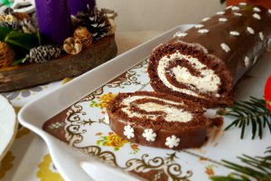 Desert rulada cu ciocolata si aroma de portocale