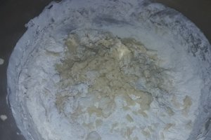 Desert nuci cu crema de vanilie