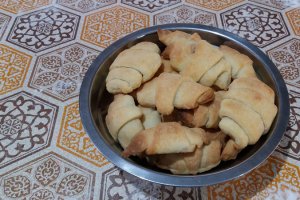 Desert cornulete fragede cu rahat