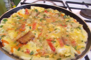 Omleta cu slanina si ceapa