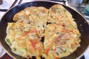 Omleta cu slanina si ceapa