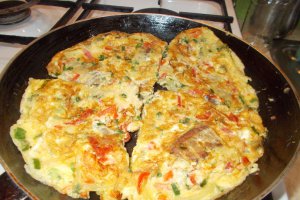 Omleta cu slanina si ceapa