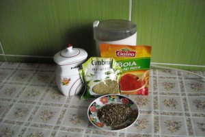 Slaninuta fiarta in zeama de varza, cu usturoi si boia