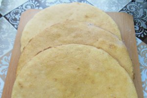 Desert tort cu creme de ciocolata si jeleu de portocale