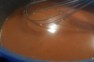 Mancarica de vitel cu sos din ciuperci si vin