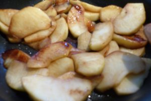 Desert prajitura rapida cu mere - Pomme nantais