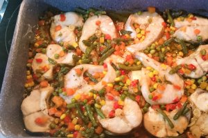 Salau cu legume mexicane si ierburi italienesti