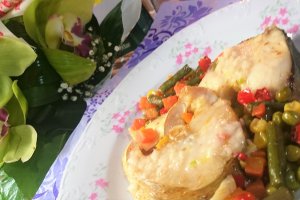 Salau cu legume mexicane si ierburi italienesti