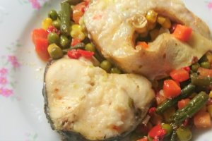 Salau cu legume mexicane si ierburi italienesti