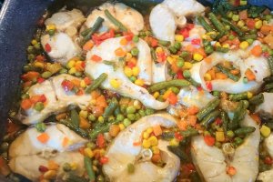 Salau cu legume mexicane si ierburi italienesti