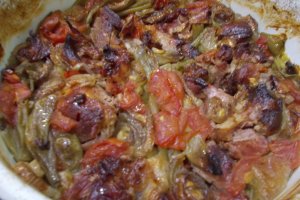 Rasol afumat de porc, cu pastai si rosii
