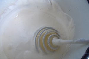 Desert chec marmorat, glazurat cu ciocolata