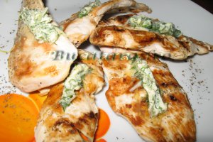 Pui la grill cu unt aromat