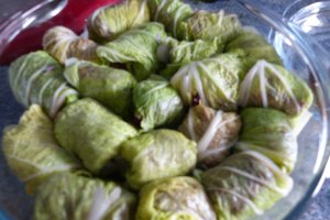 Sarmale cu varza chinezeasca si morcovi violeti