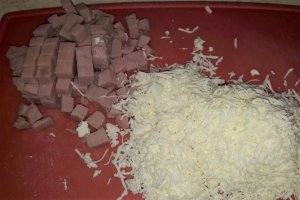 Paste cu sos alb, telemea si broccoli