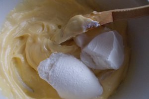 Salata de pastai in sos de maioneza cu usturoi