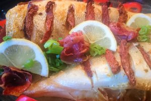 Salau cu prosciutto, rosii uscate si usturoi